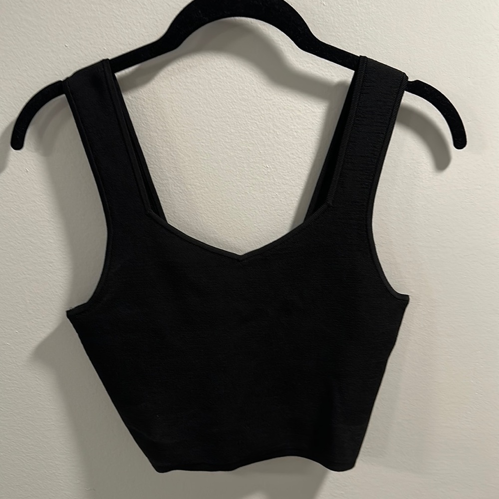 GORGEOUS Banana Republic Black Crop Top